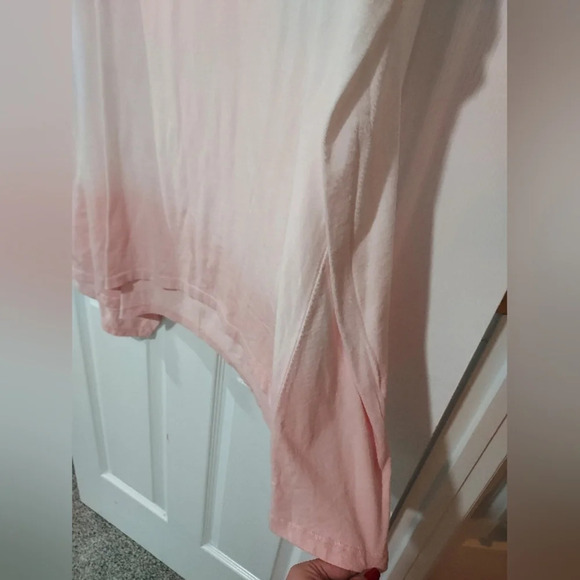 NWOT Lane Bryant Cold Shoulder Shark Bite Ombre Shirt in Size 26/28 = 4X - Picture 7 of 8